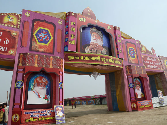 Kumbh Mela 2013, a guru's encampment